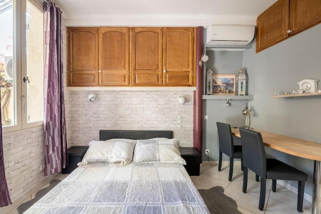 Studio Ideal Pour Deux Voyageurs Sur Марсилия Екстериор снимка