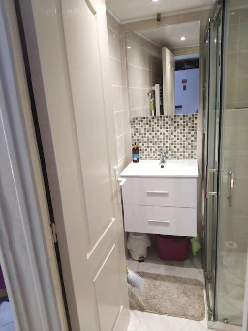 Studio Ideal Pour Deux Voyageurs Sur Марсилия Екстериор снимка