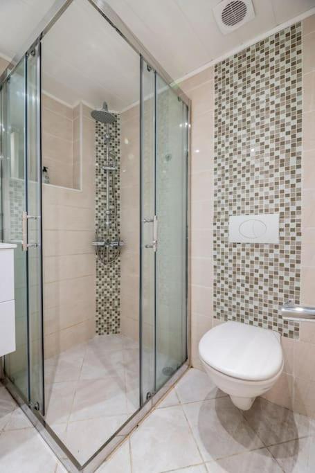 Studio Ideal Pour Deux Voyageurs Sur Марсилия Екстериор снимка