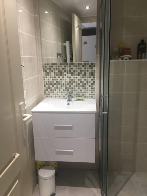 Studio Ideal Pour Deux Voyageurs Sur Марсилия Екстериор снимка
